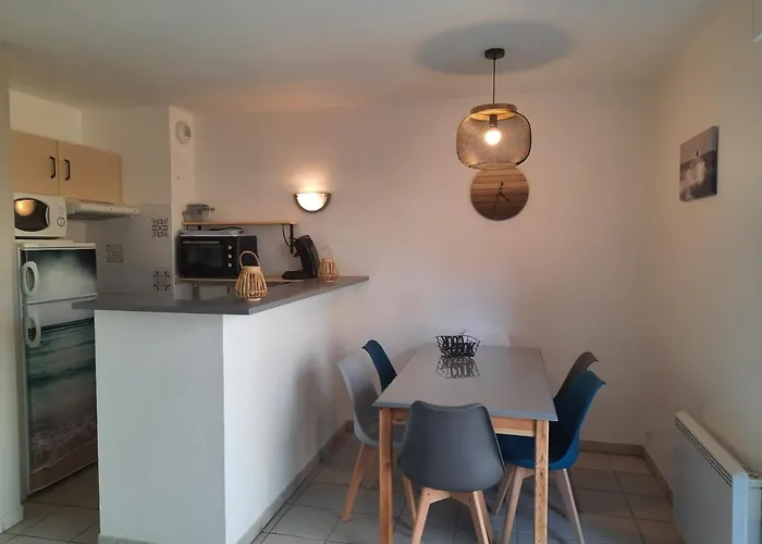 Belle Maisonnette Dans Residence Avec Piscine